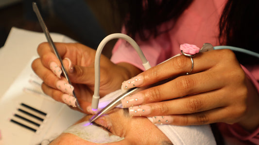 From Esthetician to Elite: Why the Smartest Grads Are Investing in Advanced Lash Tech Training